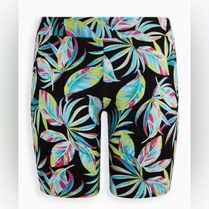 Torrid Size 5 black and neon bike shorts
